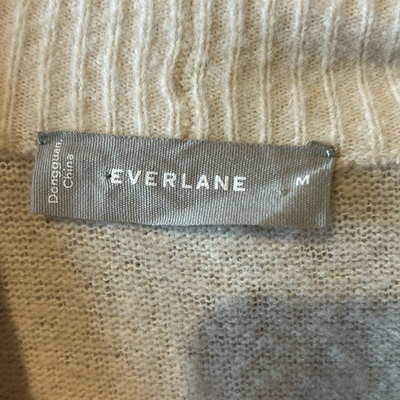 Everlane Cream Sweatshirt with Cozy Mock Neck and Relaxed Fit - Picture 2 of 3